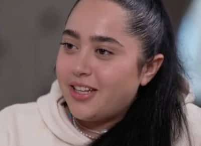 המערכת עדיין הראתה אותה כחטופה: לירי אלבג נעצרה בנמל התעופה JFK 