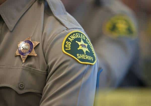 סגן שריף בדרום קליפורניה מת מקורונה: מעל 30 שוטרים בלוס אנג'לס אובחנו כנשאי הנגיף
