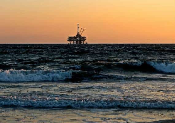 בגלל חוסרים מקומיים ועולמיים: מחיר הנפט עלה ליותר מ-61 דולר