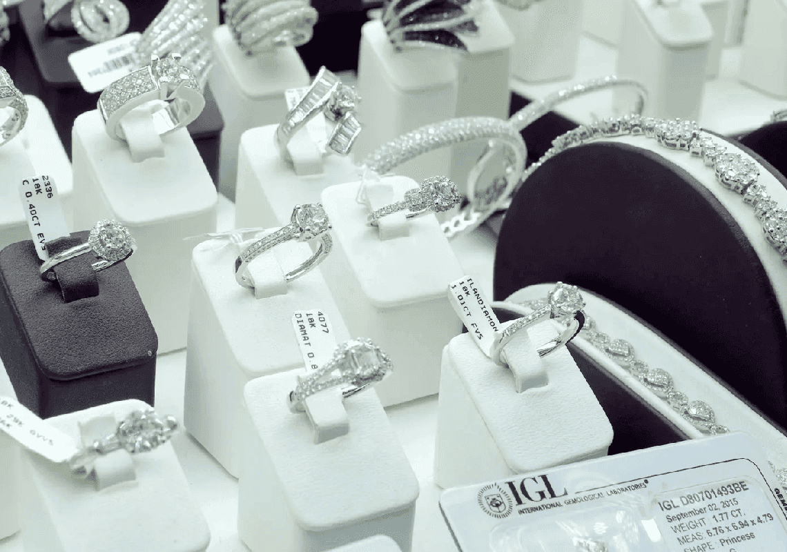 דרום קליפורניה: תכשיטי יוקרה בשווי מיליוני דולרים נשדדו מרכב משוריין