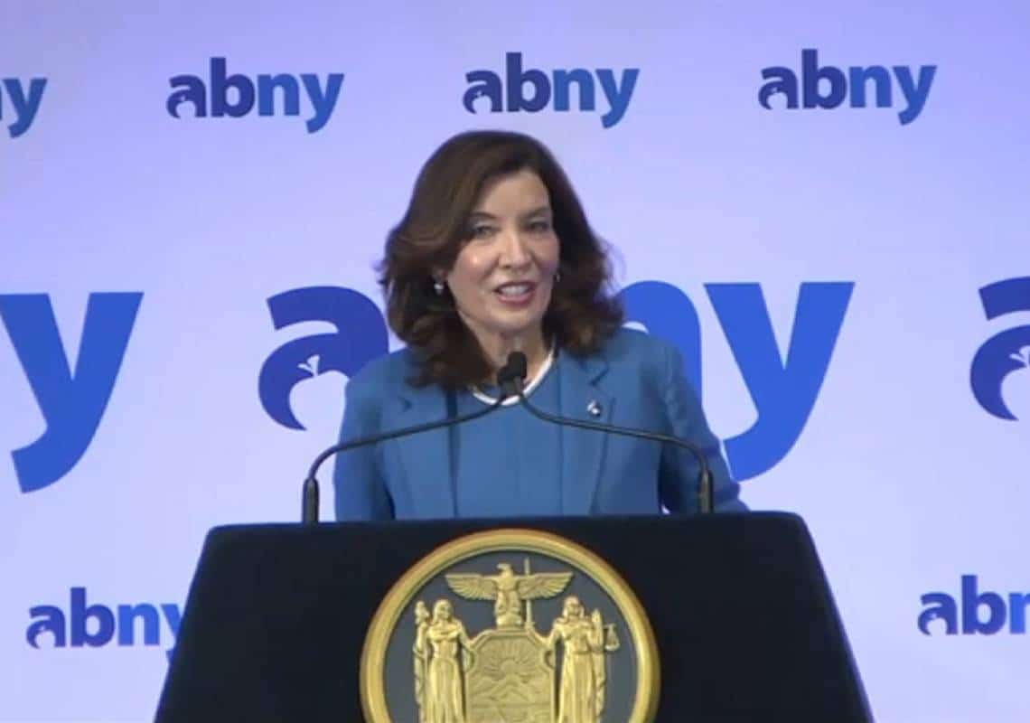 מושלת ניו יורק במסר לתושבים: "הגיע הזמן לחזור לעבוד במשרדים"