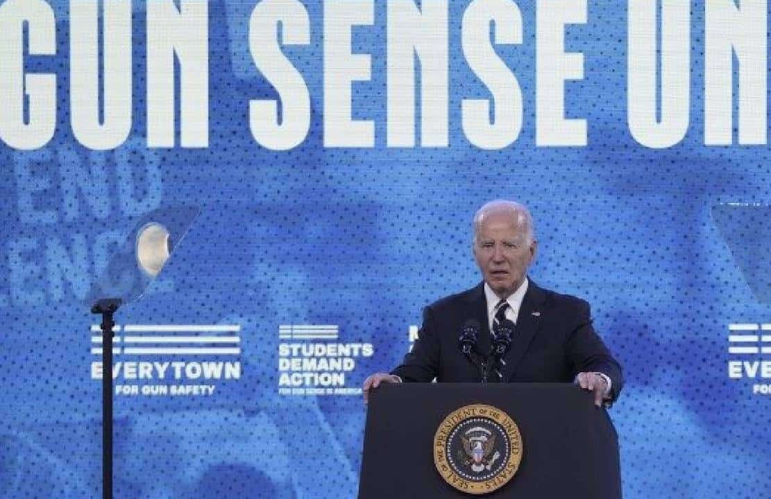 הנשיא ביידן נאם על החמרת חוקי הנשק שעות לאחר שבנו הורשע בעבירות החזקה שלא כחוק