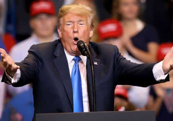 לטענת טראמפ, קשה להילחם בשריפות בקליפורניה בגלל רגולציה סביבתית "רעה"