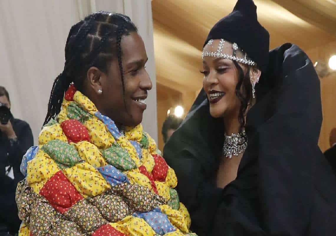 עלה לה: ריהאנה מגיבה לראשונה על השמועות על הצעת הנישואין 