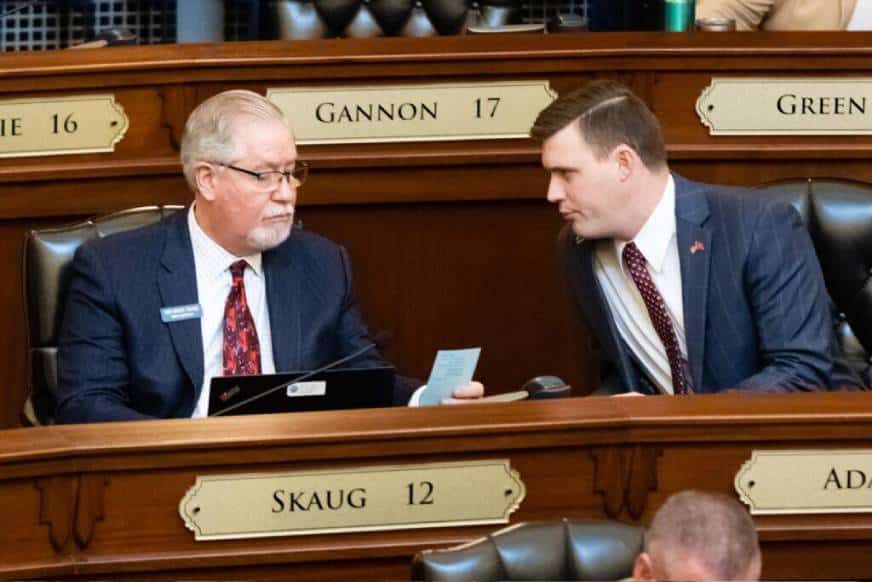 "פדופילים שפעלו בנסיבות מחמירות יידונו למוות": הצעת חוק חדשה במדינה הזו מסעירה את אמריקה