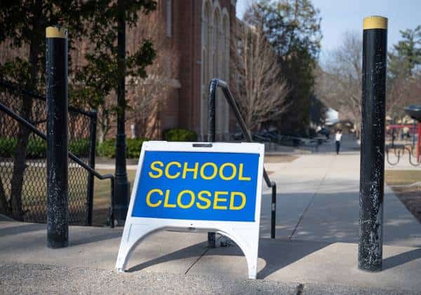 בחסות המשבר: צעירים פרצו לבית ספר באישון לילה