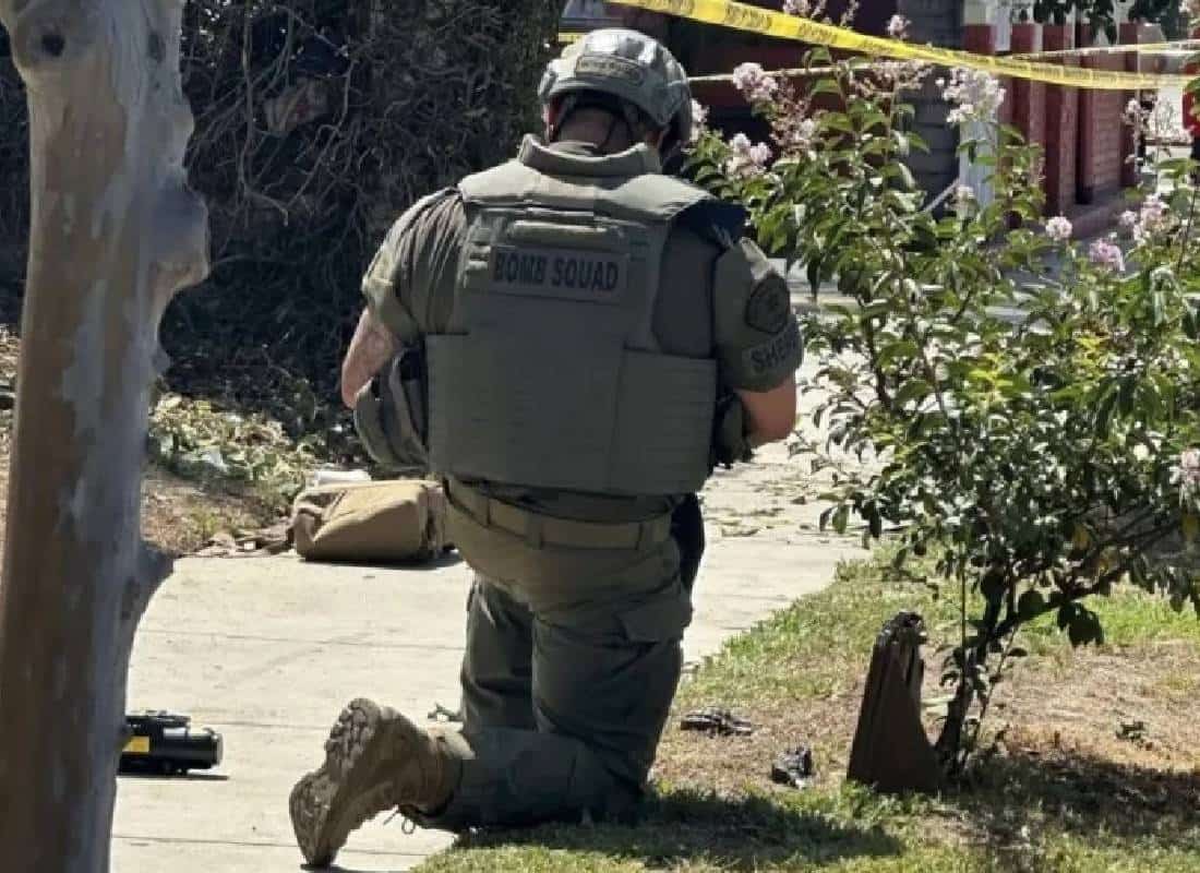 קליפורניה: יחידת סילוק הפצצות ניטרלה רימוני יד רוסיים שנמצאו בעץ בדרום קליפורניה