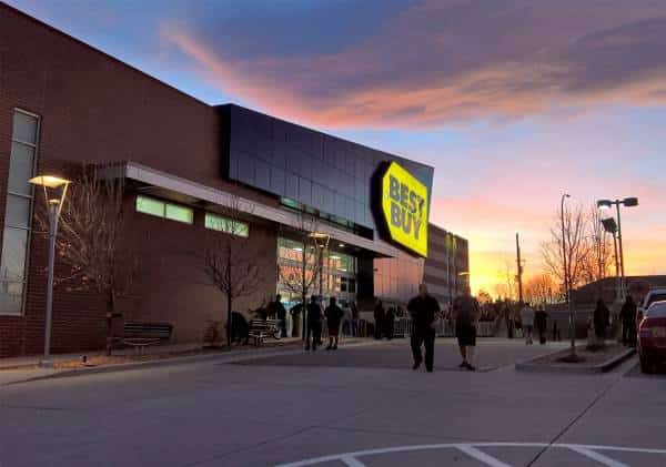 נתוני המכירות הקמעונאיות רשמו את הירידה הגדולה ביותר מזה עשור