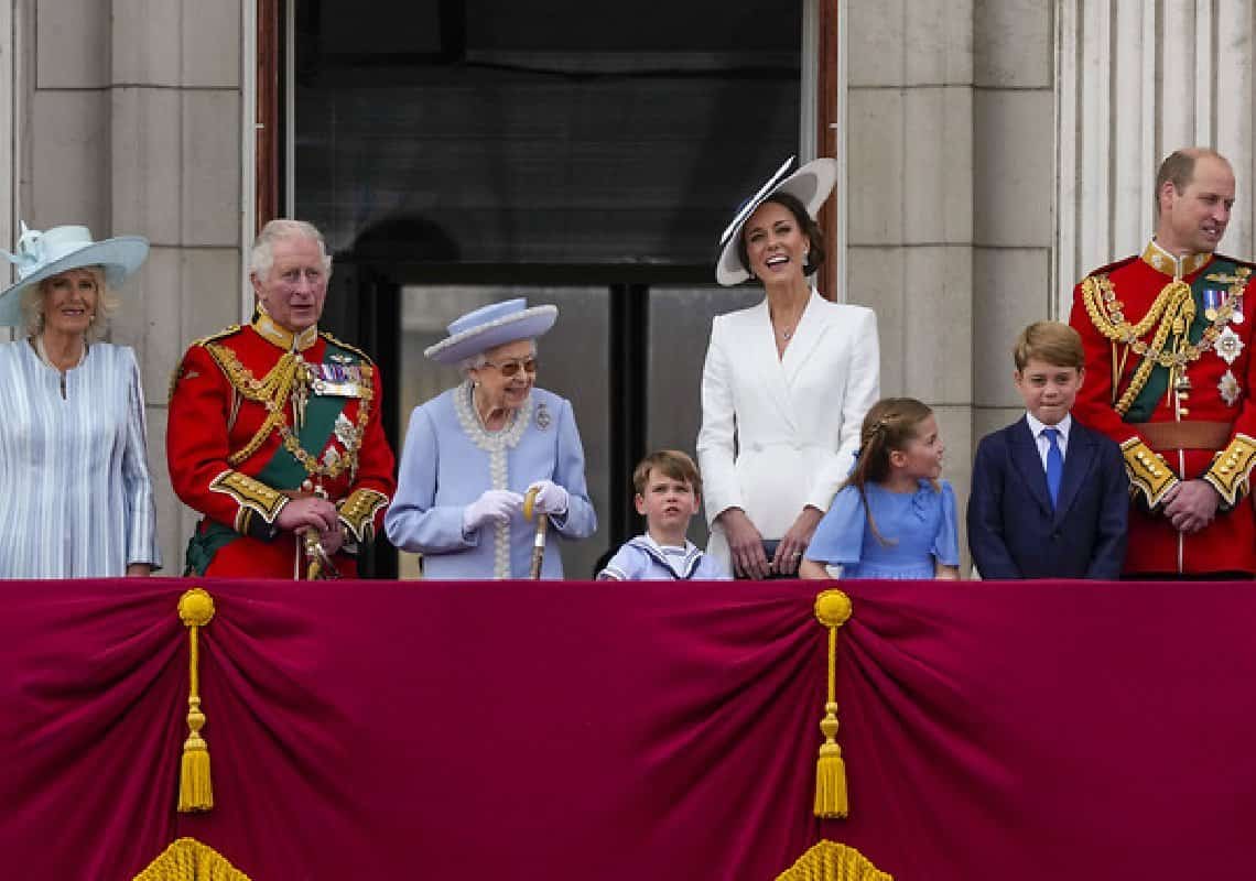 החגיגות התחילו: אירועי היובל למלכה אליזבת נפתחו 
