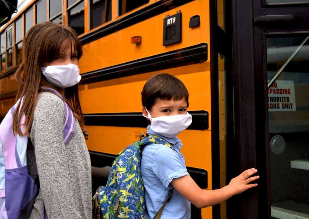 לקראת החזרה ללימודים: חובת מסיכה בבתי הספר לתלמידים ומורים לא מחוסנים ברחבי ארה״ב