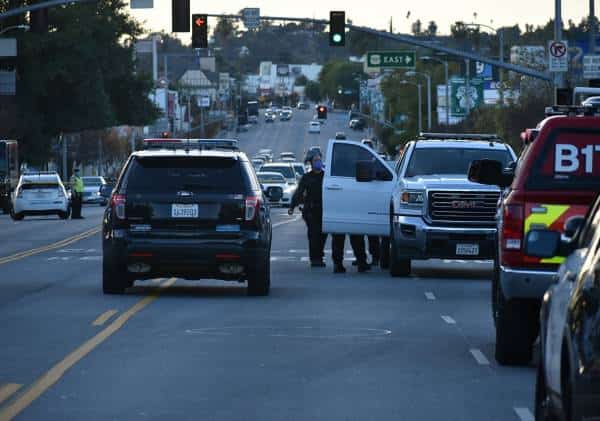 חשד למעטפת נפץ בציר הנסיעה הראשי בוואלי לוס אנג'לס - חבלנים הוקפצו לזירה, רחוב ונטורה נחסם לתנועה למשך שעתיים