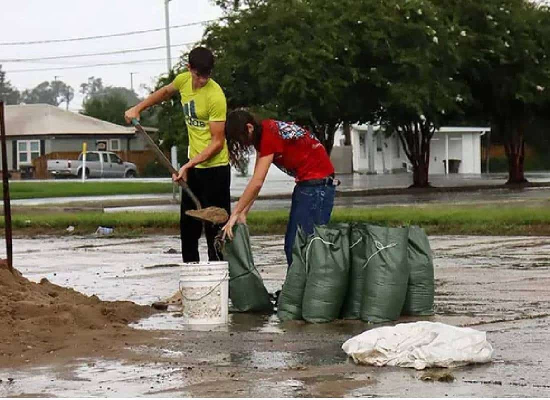 מצב חירום: שיטפונות פתאומיים בניו אורלינס כשהוריקן פרנסין מכה בלואיזיאנה
