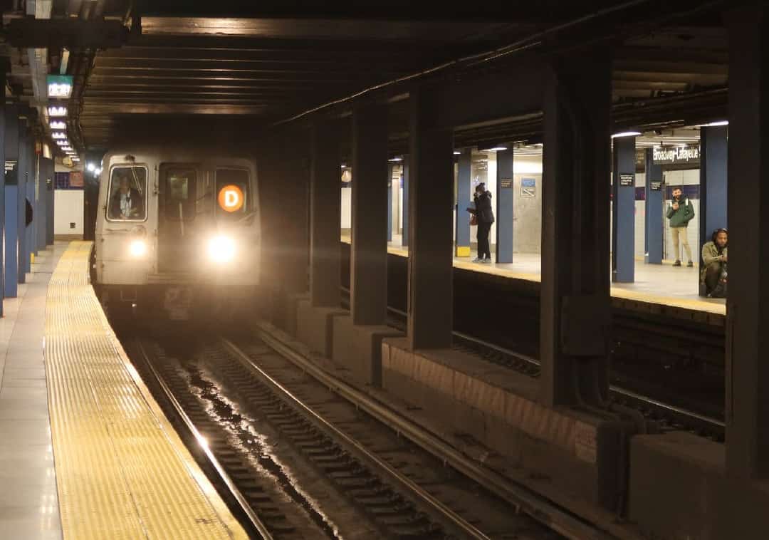 תקרית אלימה בסאבוויי בניו יורק: נער בן 17 נדקר