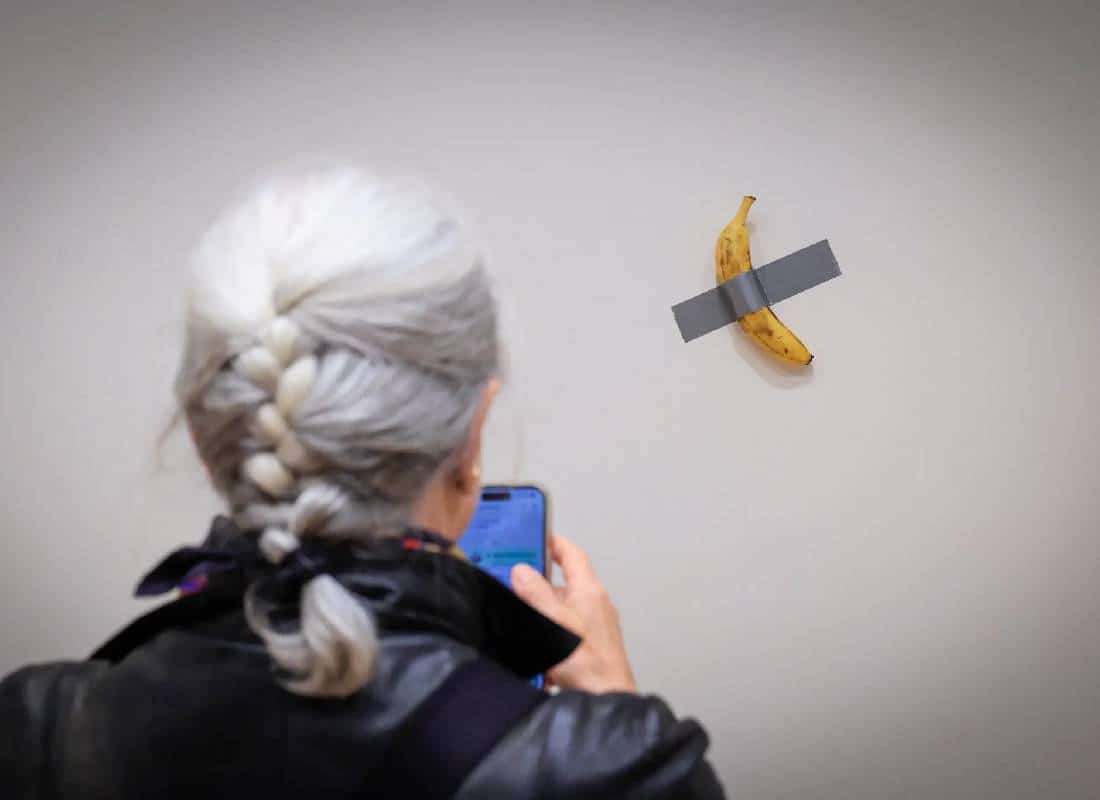 הבננה שהפכה לזהב: ממוכר פירות בברונקס לאמנות במיליוני דולרים