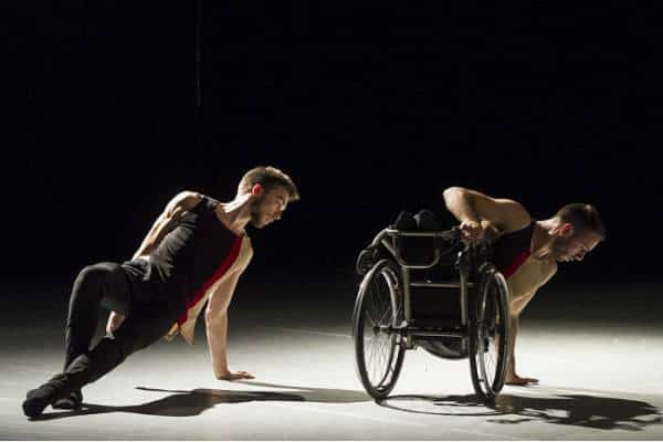 מחול בכיסא גלגלים: הלהקה המופלאה המשלבת בין רקדנים עם ובלי מוגבלויות מגיעה למיאמי