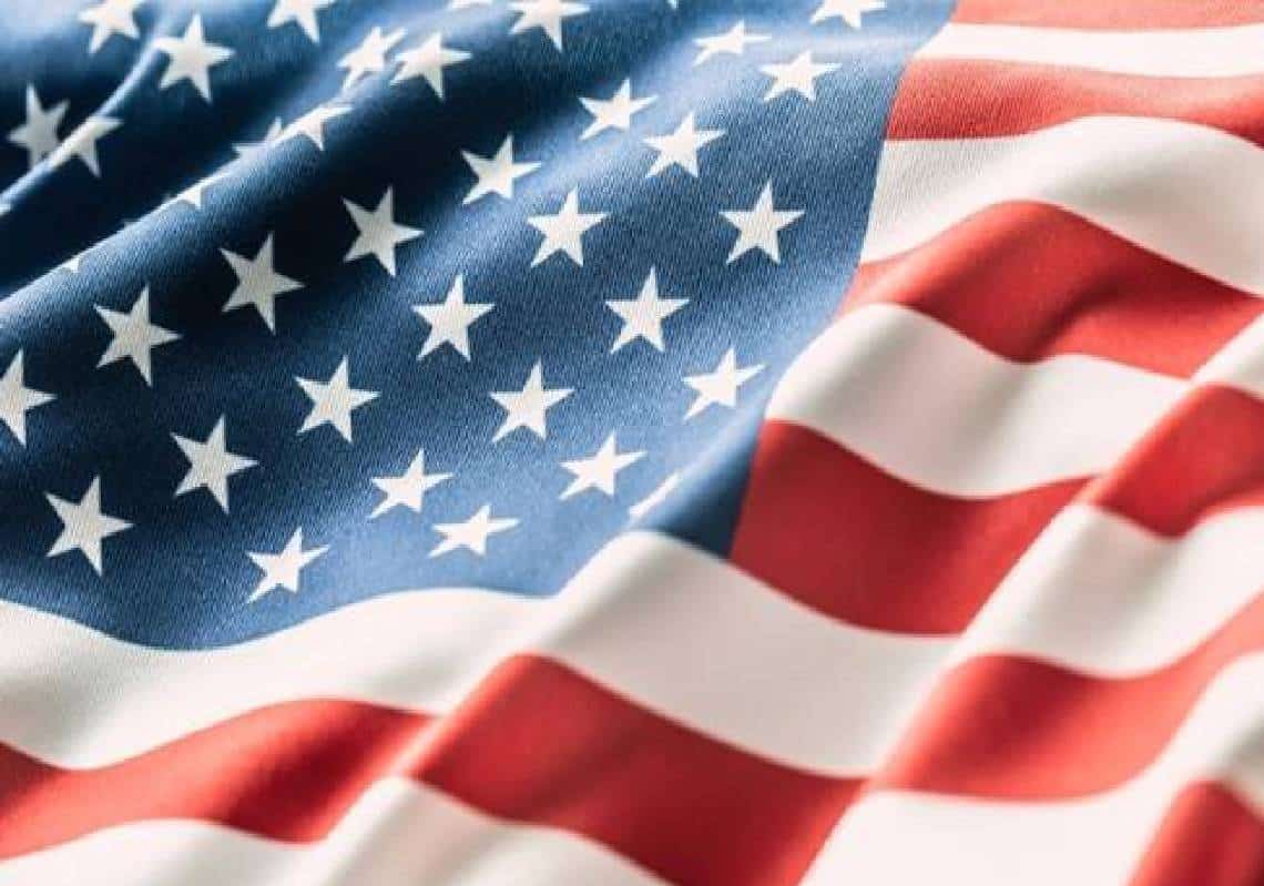 BLM: "דגל אמריקה הוא סמל-שנאה. כל המניף אותו הוא גזען, וחסר אינטליגנציה"