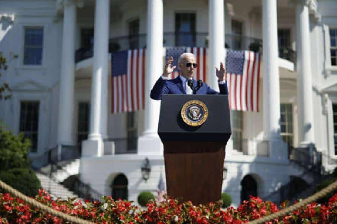 ביידן ביטל עד 10,000 דולרים בהלוואות סטודנטים פדרליות, ועד 20,000 דולרים עבור מקבלי מענק Pell