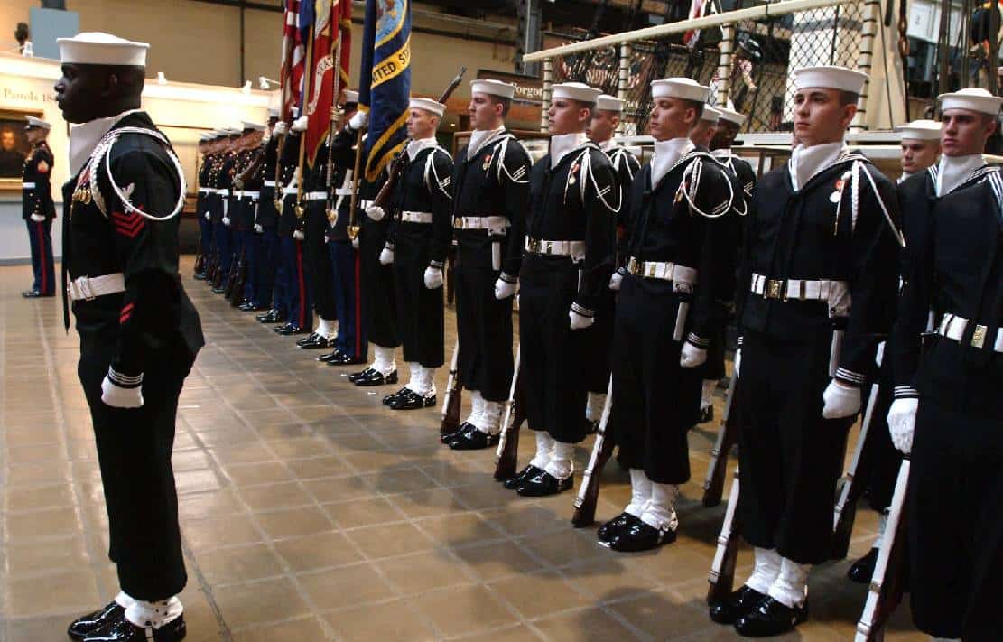 "לא מרתיעים אף אחד": בכירים לשעבר בפנטגון כועסים על חולשת ביידן מול החות'ים בים האדום