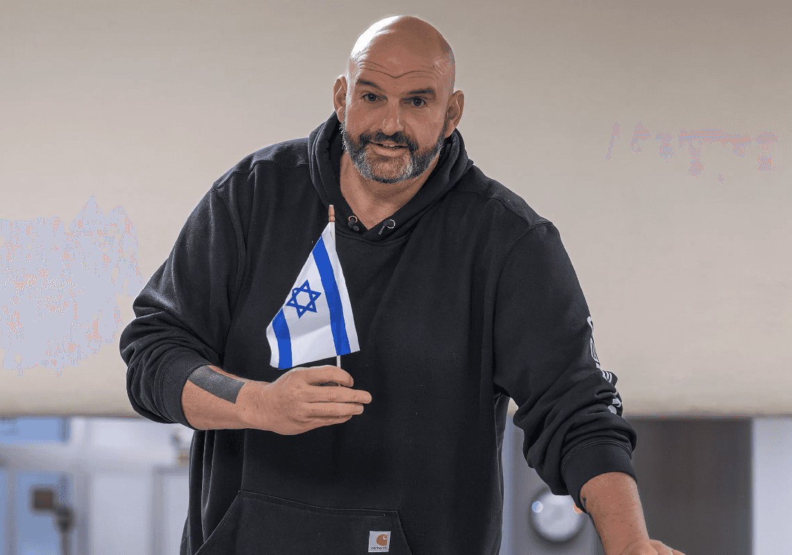 הסנאטור הדמוקרטי שתומך בתוכנית טראמפ עבור עזה: "הפלסטינים אפשרו ל-10\7 להתרחש"