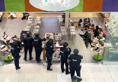 מתיחה לטיקטוק בשידור חי: קניון בדרום קליפורניה נסגר בחשד ליורה פעיל