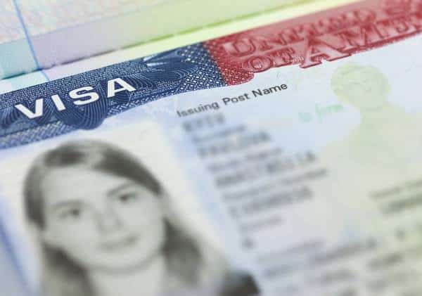 בשורה בהגירה לארה"ב: בעלי אזרחות ישראלית יכולים שוב לקבל את אשרת המשקיעים; האם גם הנפקת ויזת התיירים חוזרת?  