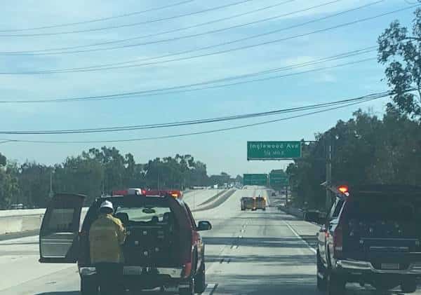 לוס אנג'לס: משאית שהובילה חומר רעיל עברה תאונה, עורק תחבורה ראשי נסגר