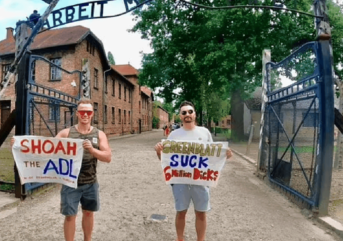 פעיל אנטישמי מקליפורניה נעצר בפולין - לאחר שביזה את אושוויץ 