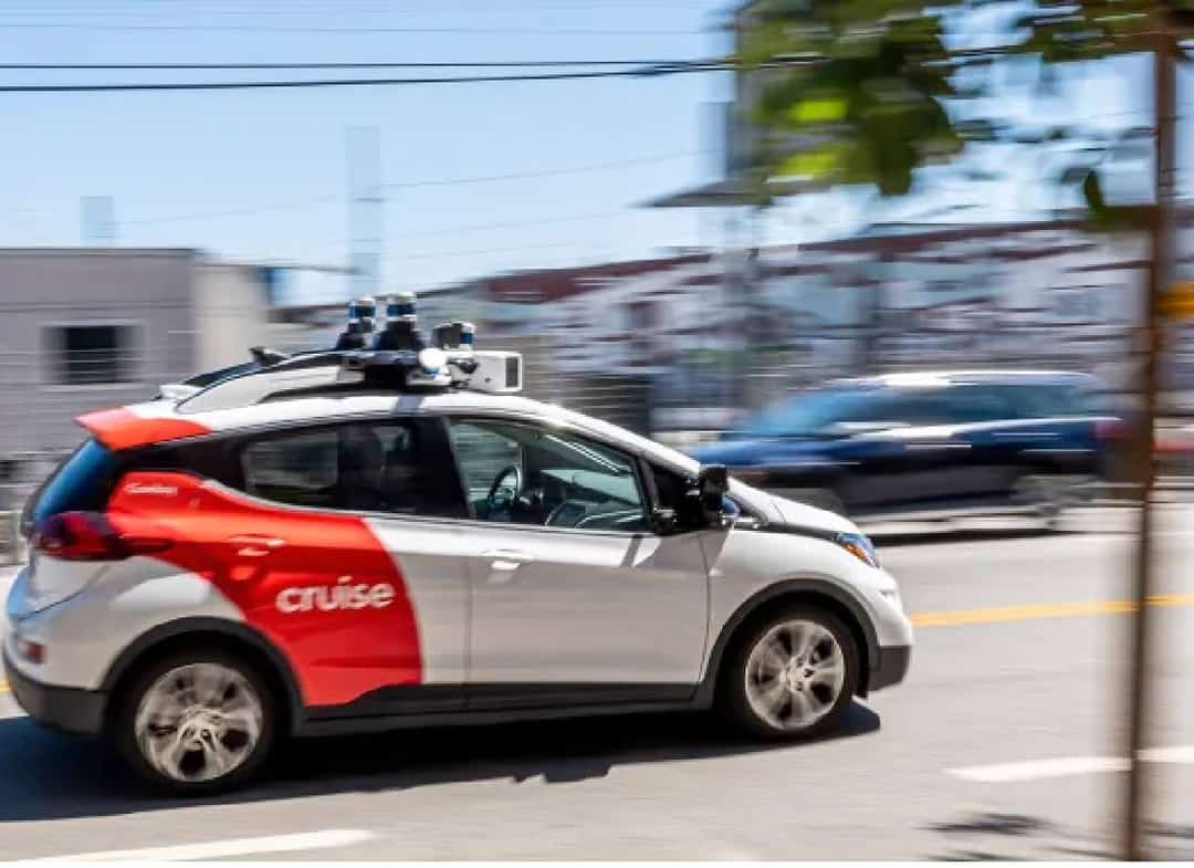 Uber תציע רכבים ללא נהג ב-2025