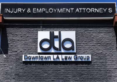 מאחורי הסדר הפיצויים הגבוה בהיסטוריה האמריקאית: תובעים בלוס אנג'לס טוענים שקיבלו מזומנים כדי להצטרף להליך