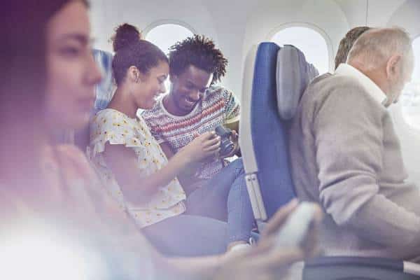 האהבה באוויר: מי שרוצים למצוא את אהבת חייהם צריכים לטוס לחופשה