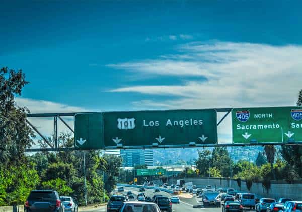 בלוס אנג'לס שוקלים: רוצים לנהוג כאן? שלמו לפי המייל
