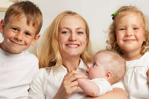 את צריכה לפחות שלושה ילדים: מחקר חדש מצא שכך תוכלי לצמצם את הסיכון לשכוח