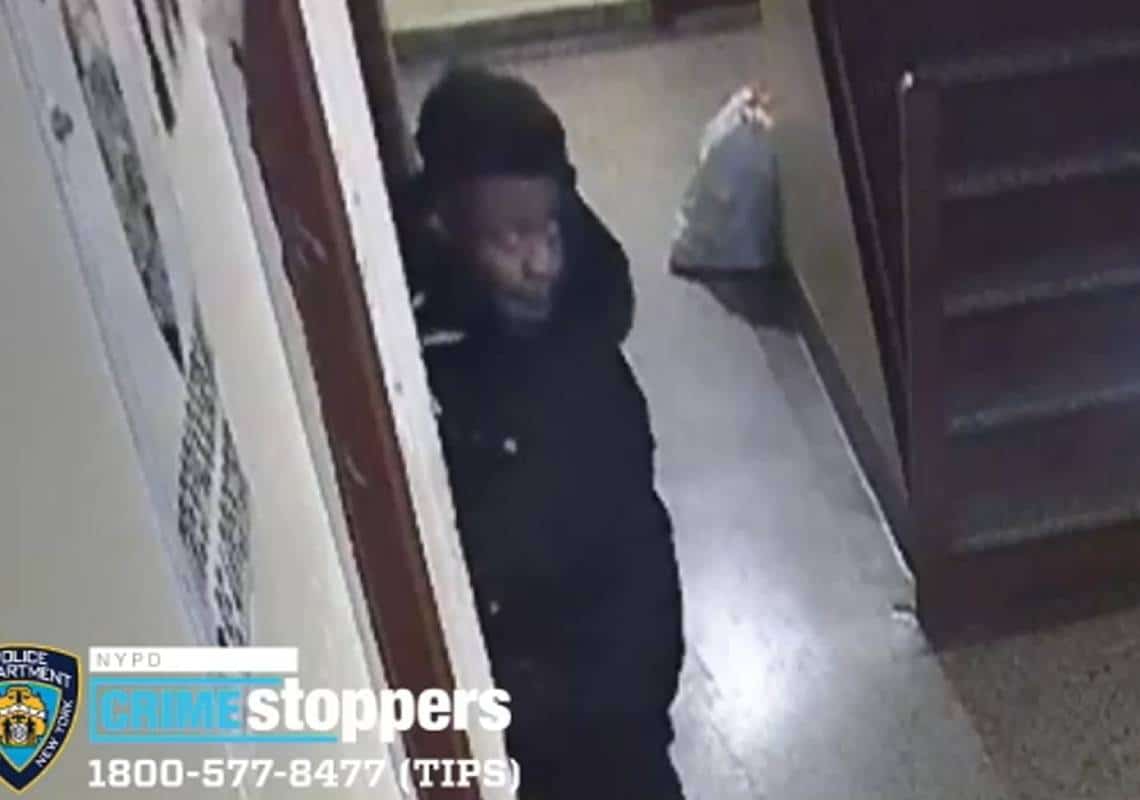 אימה ברחובות ניו יורק: אישה הותקפה ונשדדה בביתה בקווינס