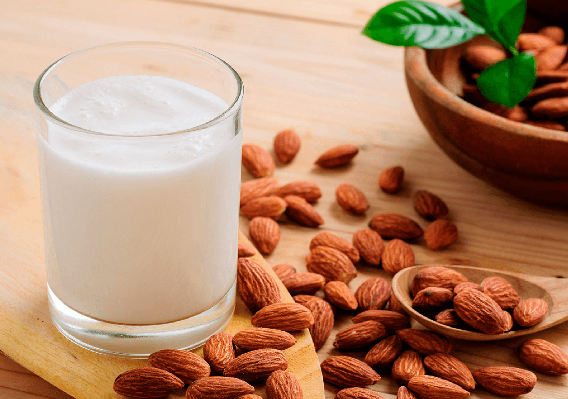 10 סיבות למה חלב שקדים הוא לא באמת הבחירה הבריאה