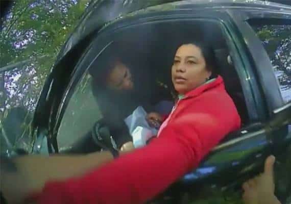 ניו ג'רזי: צפו בחילוץ הדרמטי מתוך מכונית בוערת