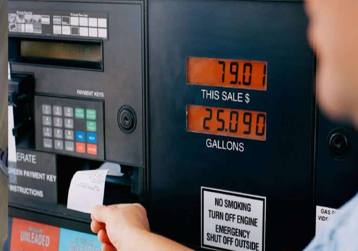 מחיר הדלק מתפוצץ, וכמה כסף באמת עולה לכם צ'ק 1,400 הדולר החדש? (המון..)  "זו לא אינפלציה, אנו בדרך לסטאגפלציה"