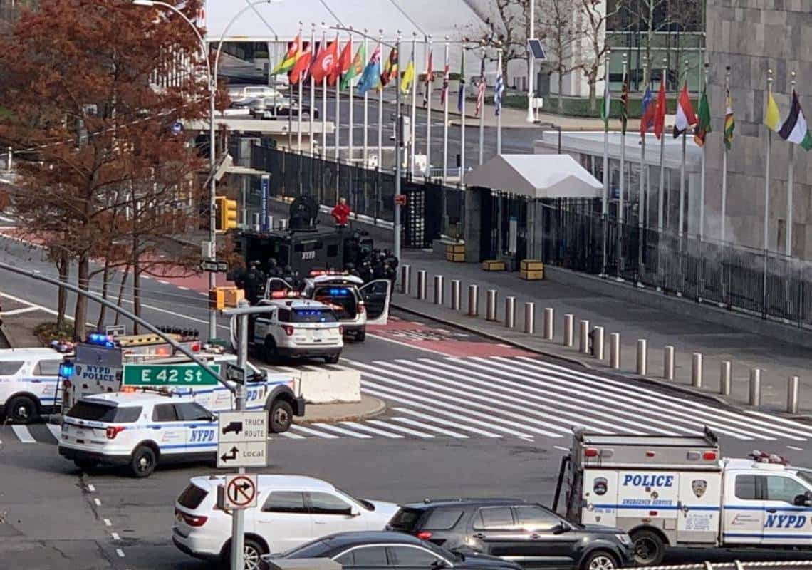 בהלה בניו יורק: גבר חמוש ברובה תועד בסמוך למטה האו"ם