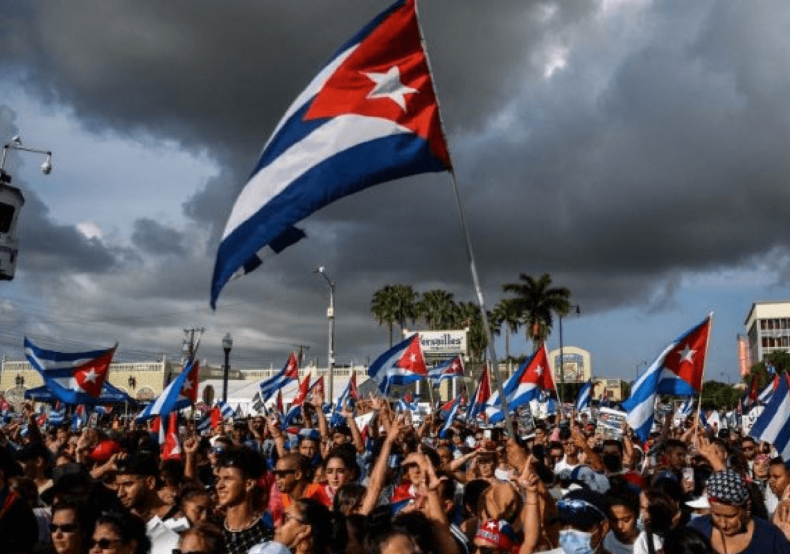 רוביו נגד הדרישה של סנדרס ו-AOC להסיר את החרם על קובה: "הם לא יודעים על מה הם מדברים"