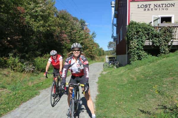 מה יכול להיות טוב יותר מתיירות אופניים בוורמונט? קליק אחד מפריד ביניכם לבין התשובה