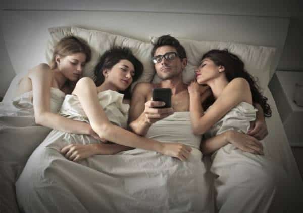  קיום אורגיות ומסיבות סקס באל.איי וניו יורק תרם לשבירת שיאים עולמיים בתחלואת קורונה