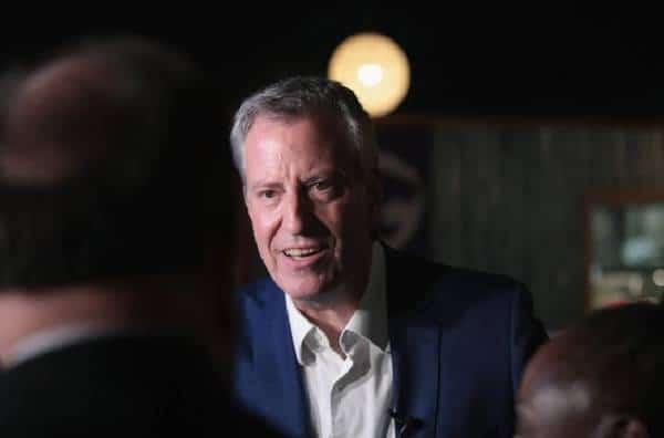 למה הוא מתעקש להתבזות? 0% לדה בלאזיו בסקר באיווה