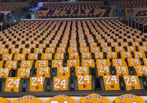 תודה, קובי: הלייקרס נפרדת במחווה מרגשת מאגדת הכדורסל