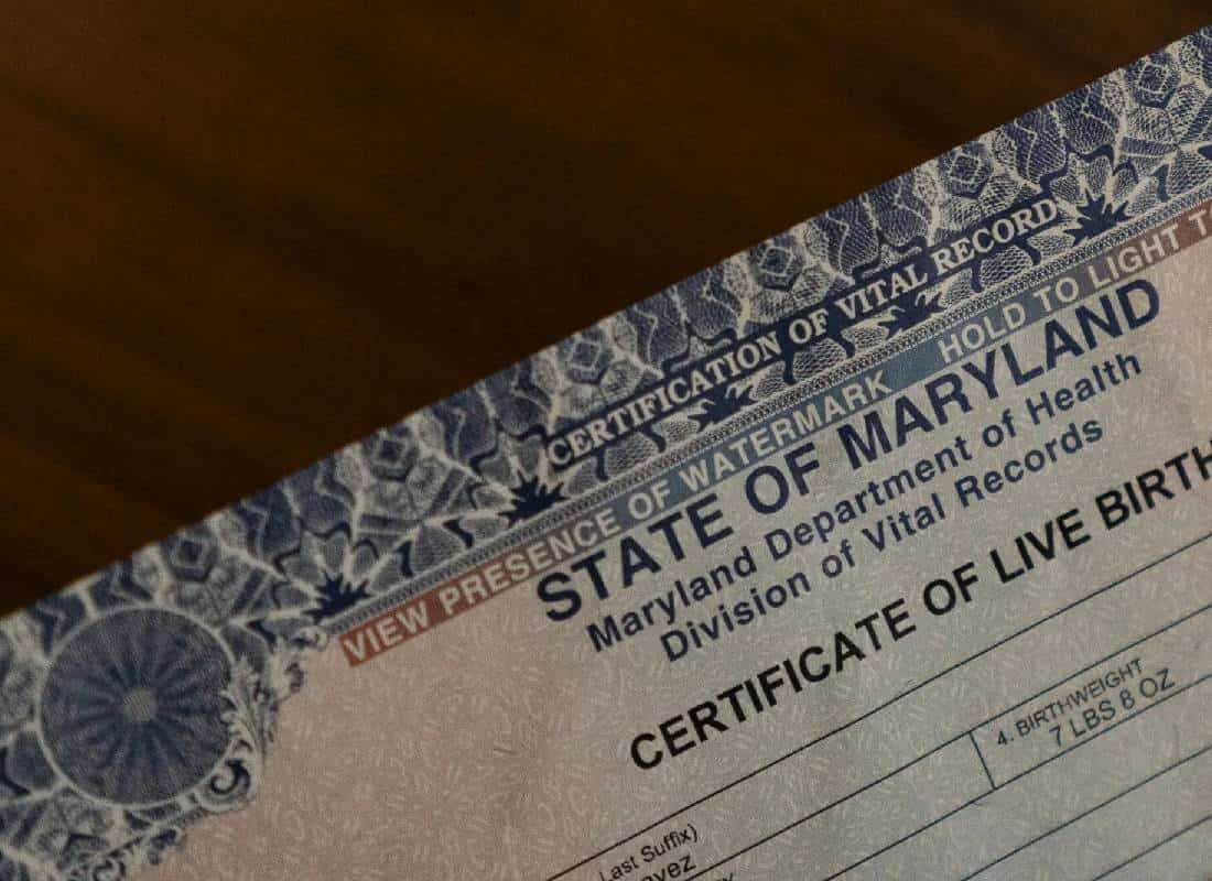 מכה לטראמפ: שופטת פדרלית חסמה את הניסיון לבטל אזרחות אוטומטית לילדי מהגרים