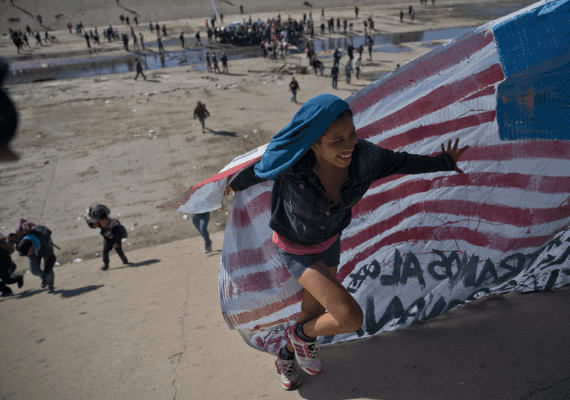 מקסיקו הסכימה, "באופן זמני ומסיבות הומניטריות", לארח את מבקשי ההגירה בזמן שבקשותיהם מתבררות
