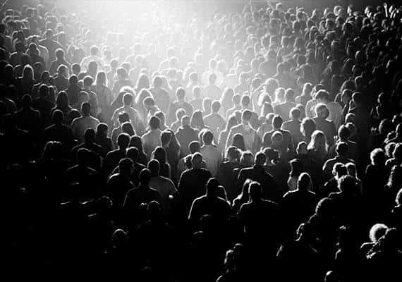 לראות לה בעיניים: האמנית מירה נחמן מציגה תערוכת צילומים בין ניו יורק לתל אביב 