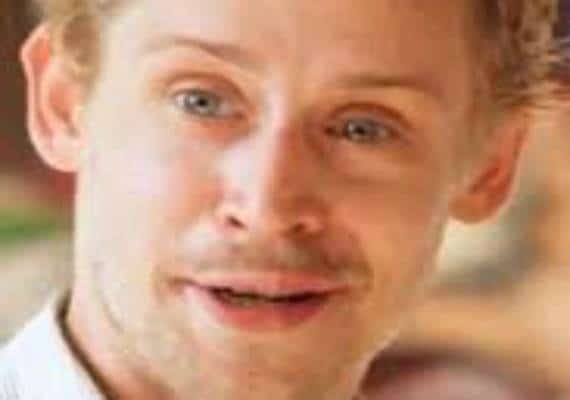 מקולי קאלקין איבד את בתוליו בגיל 15 אך חושב שילדיו צריכים להמתין עד גיל 32