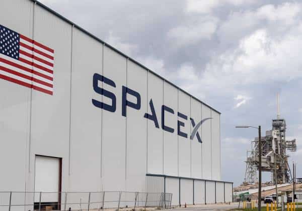 SpaceX הודיעה שתפטר מאות עובדים