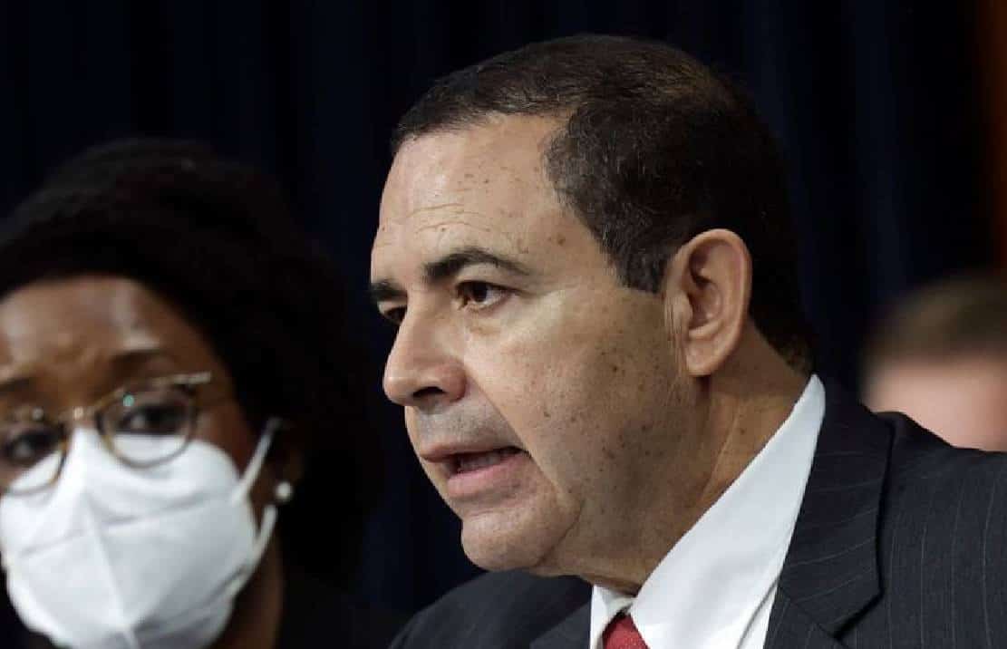 חבר קונגרס נשדד באקדחים שלופים מחוץ לדירתו שבלב וושינגטון הבירה