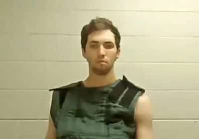 אפוד מונע התאבדות ומבט קר: החשוד ברצח צ'ארלי קירק הופיע לראשונה בבית המשפט 