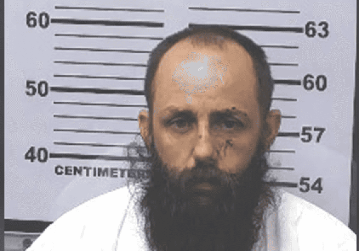 גבר נעצר לאחר שחטף אישה לכנסייה והכריח אותה להתחתן איתו